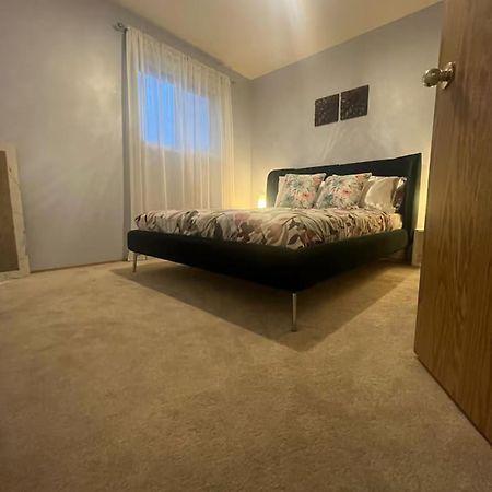 Home Away From Home!! Calgary Bagian luar foto